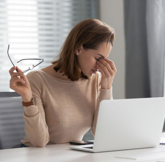 Essential Oils for Digital Detox: Aromatherapy for Screen Fatigue and Focus